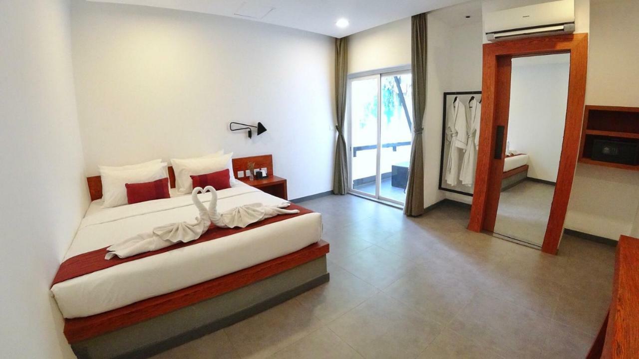 Hotel Records Пномпень Экстерьер фото
