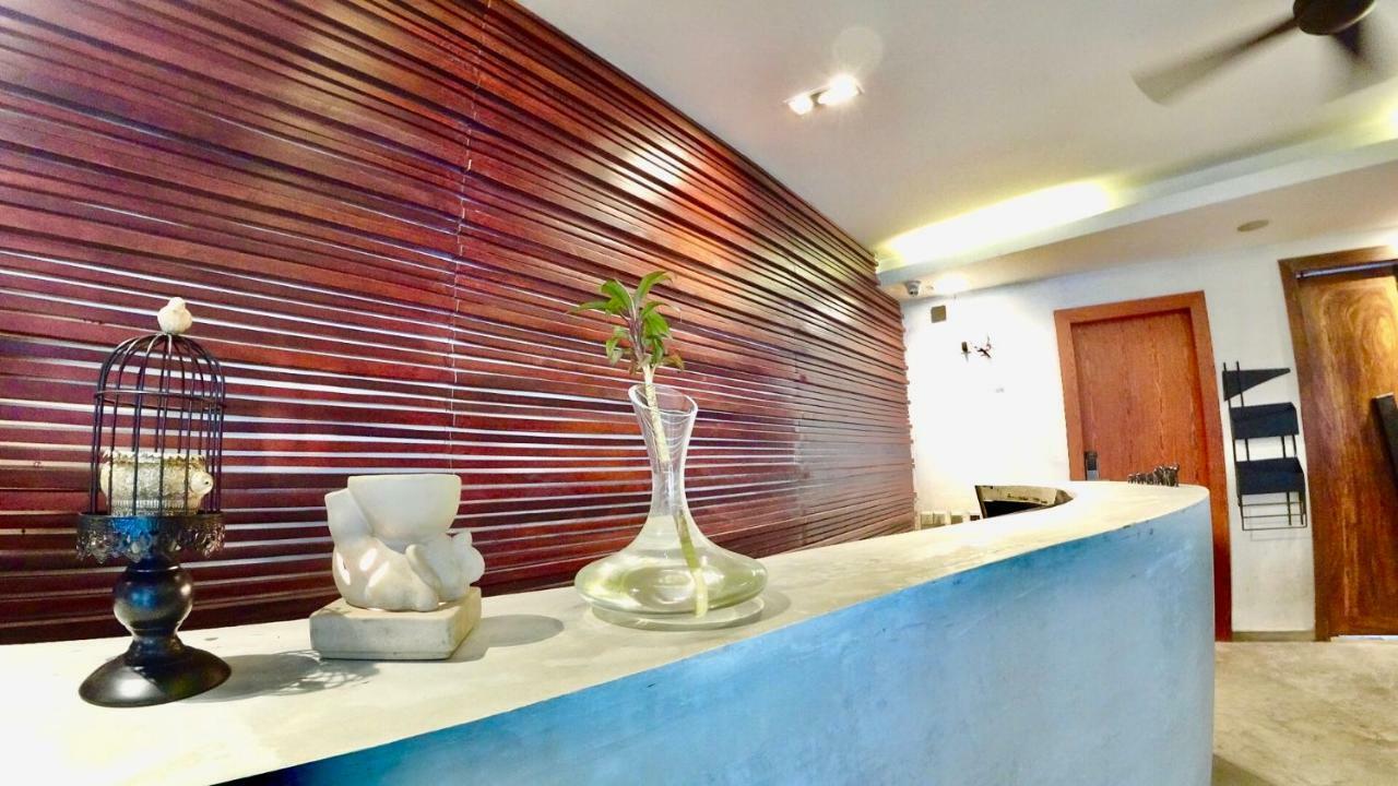 Hotel Records Пномпень Экстерьер фото
